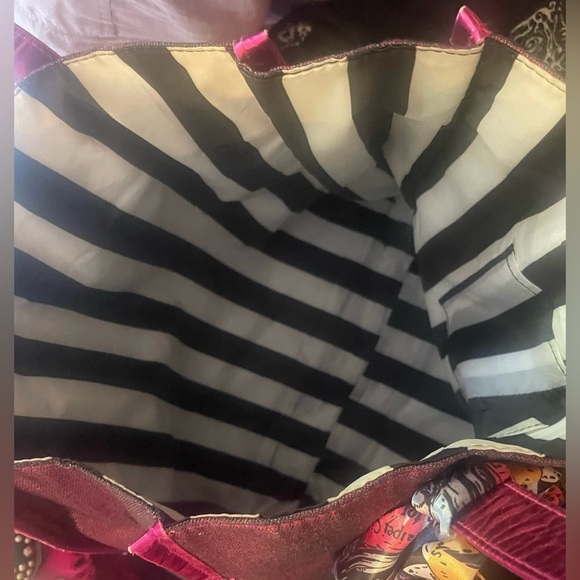 Gorgeous Juicy Couture tote bag so sparkly! Excellent used condition! - Picture 4 of 12